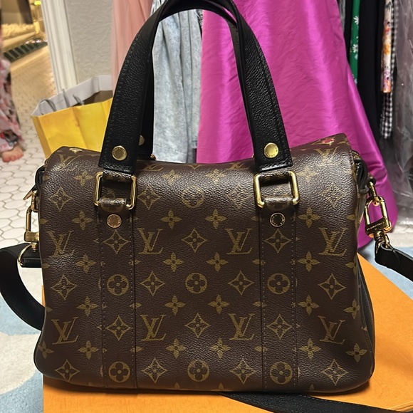 Louis Vuitton handbag , rare messenger satchel - Picture 4 of 10